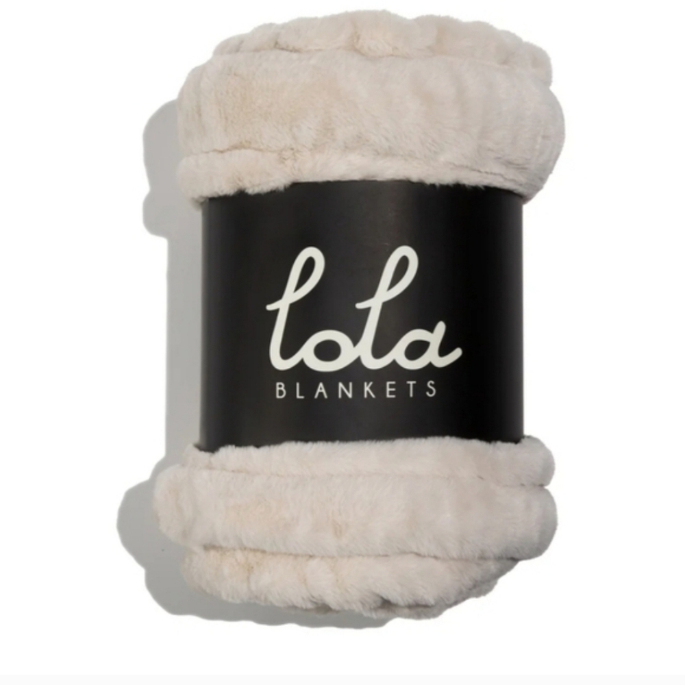 Brand New Lola Antique Ivory Blanket. Large.